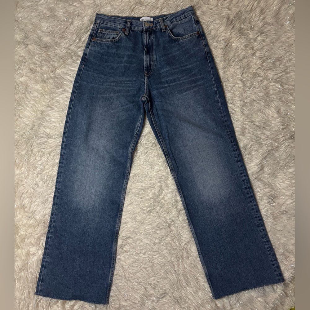Zara Blue Medium Wash Women’s Wide Leg Raw Hem Jeans Size 8
